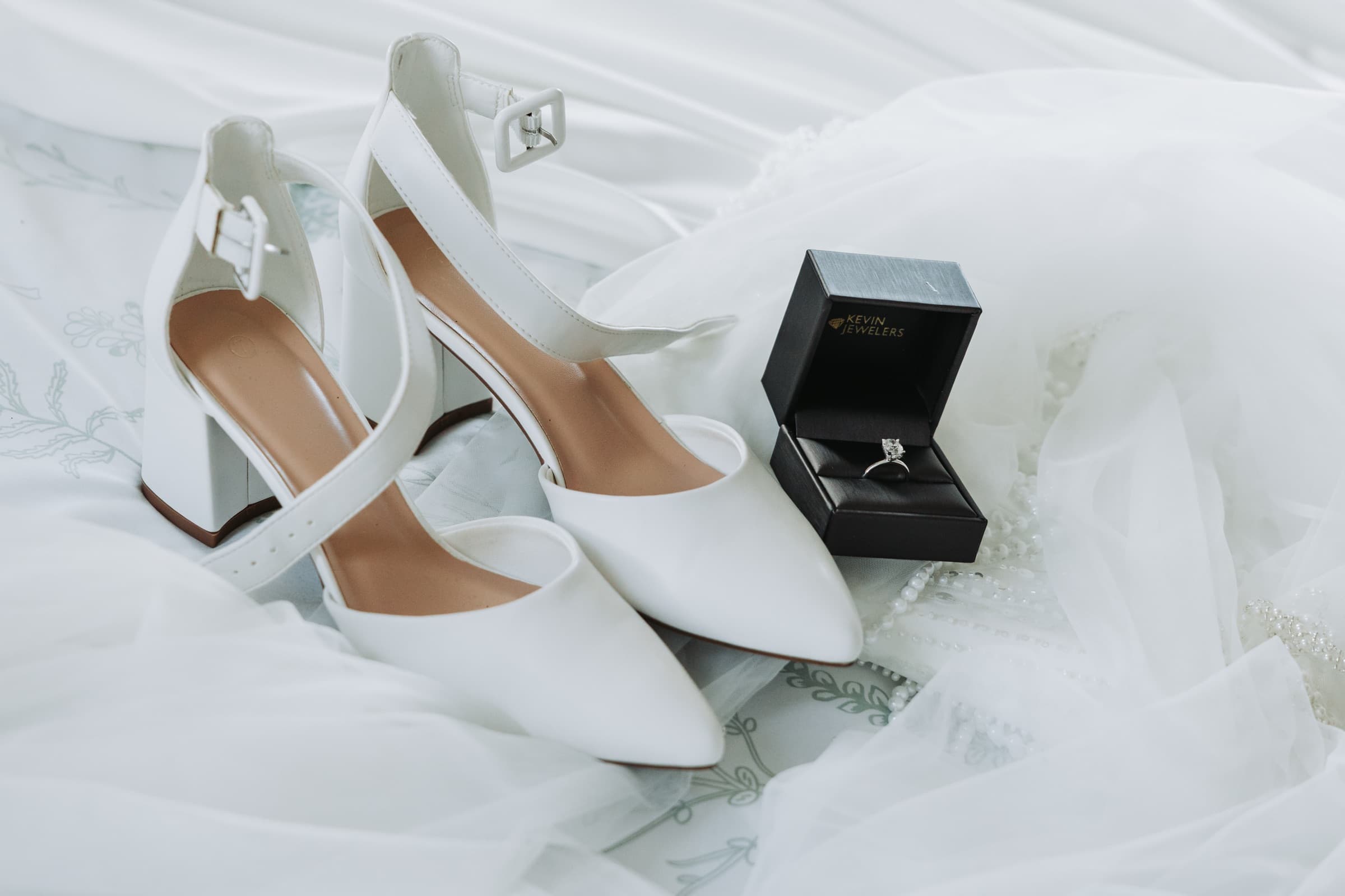 Valeria & Roberto, wedding photographed by VowDeLune in Los Angeles, frame 2
