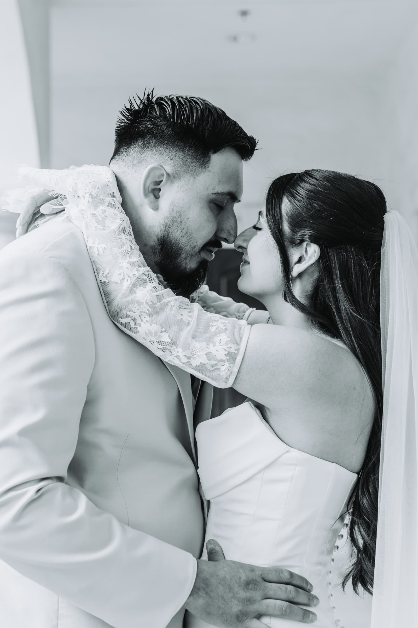 Valeria & Roberto, wedding photographed by VowDeLune in Los Angeles, frame 26