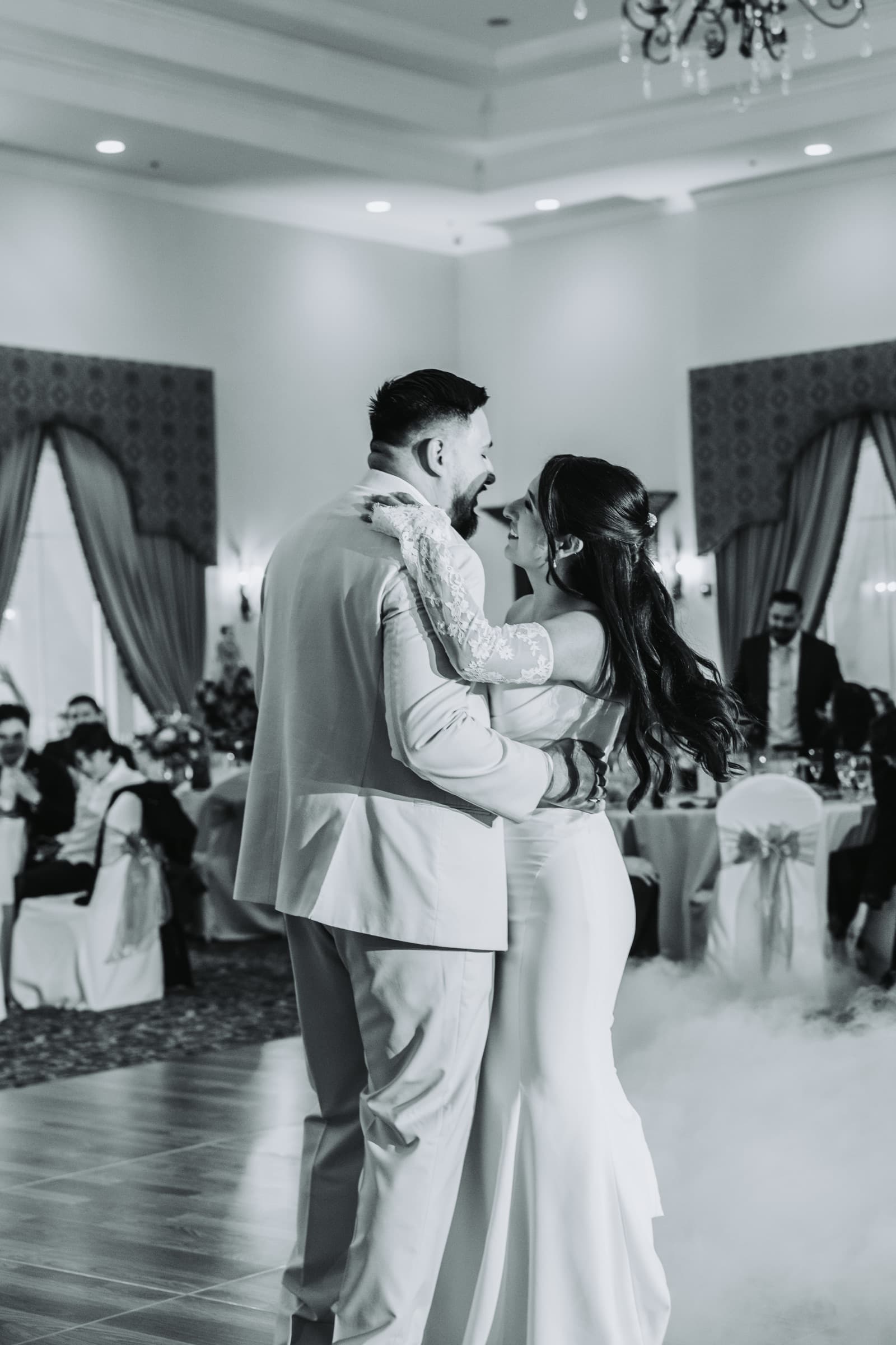 Valeria & Roberto, wedding photographed by VowDeLune in Los Angeles, frame 28